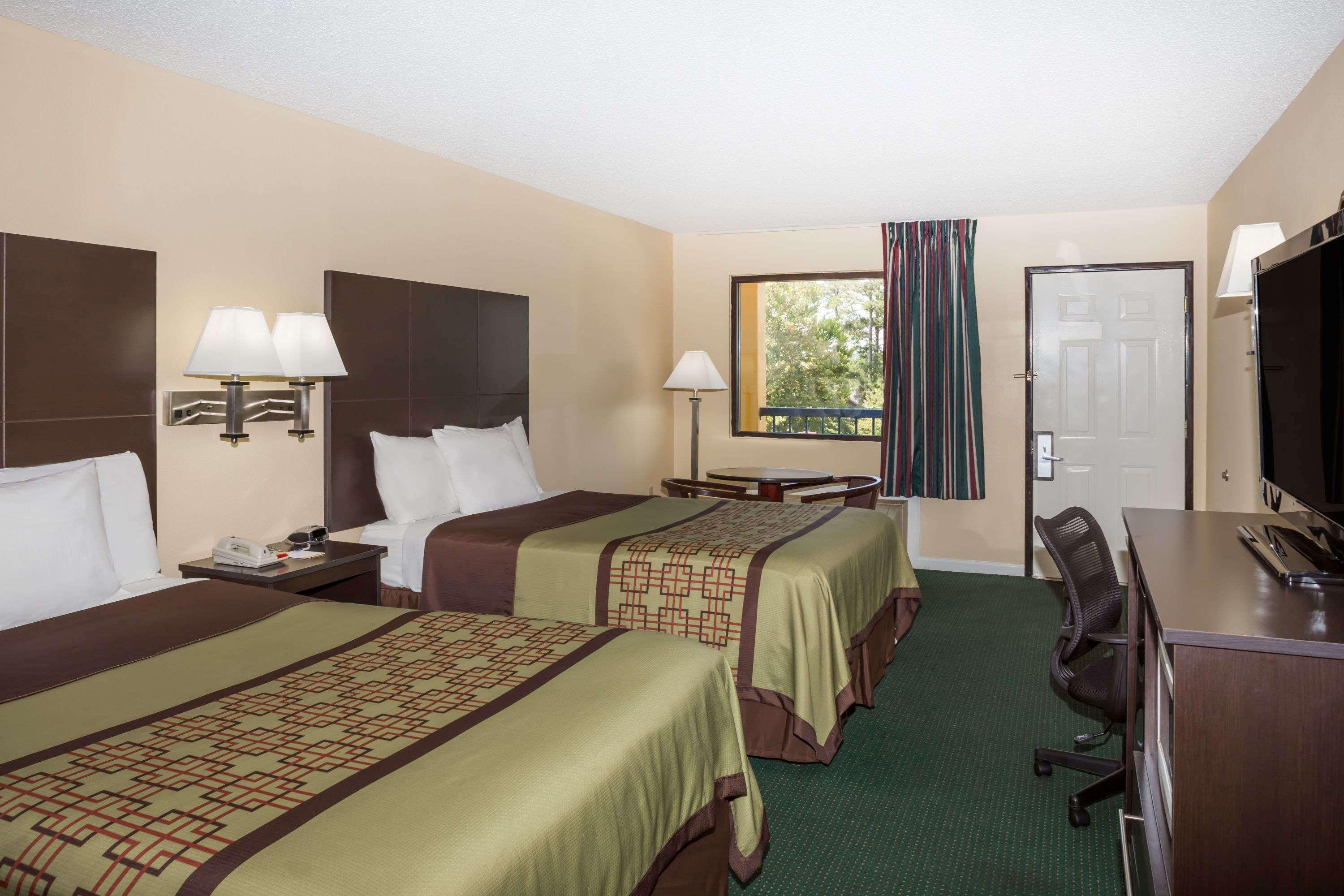 Days Inn By Wyndham Enterprise Exteriér fotografie