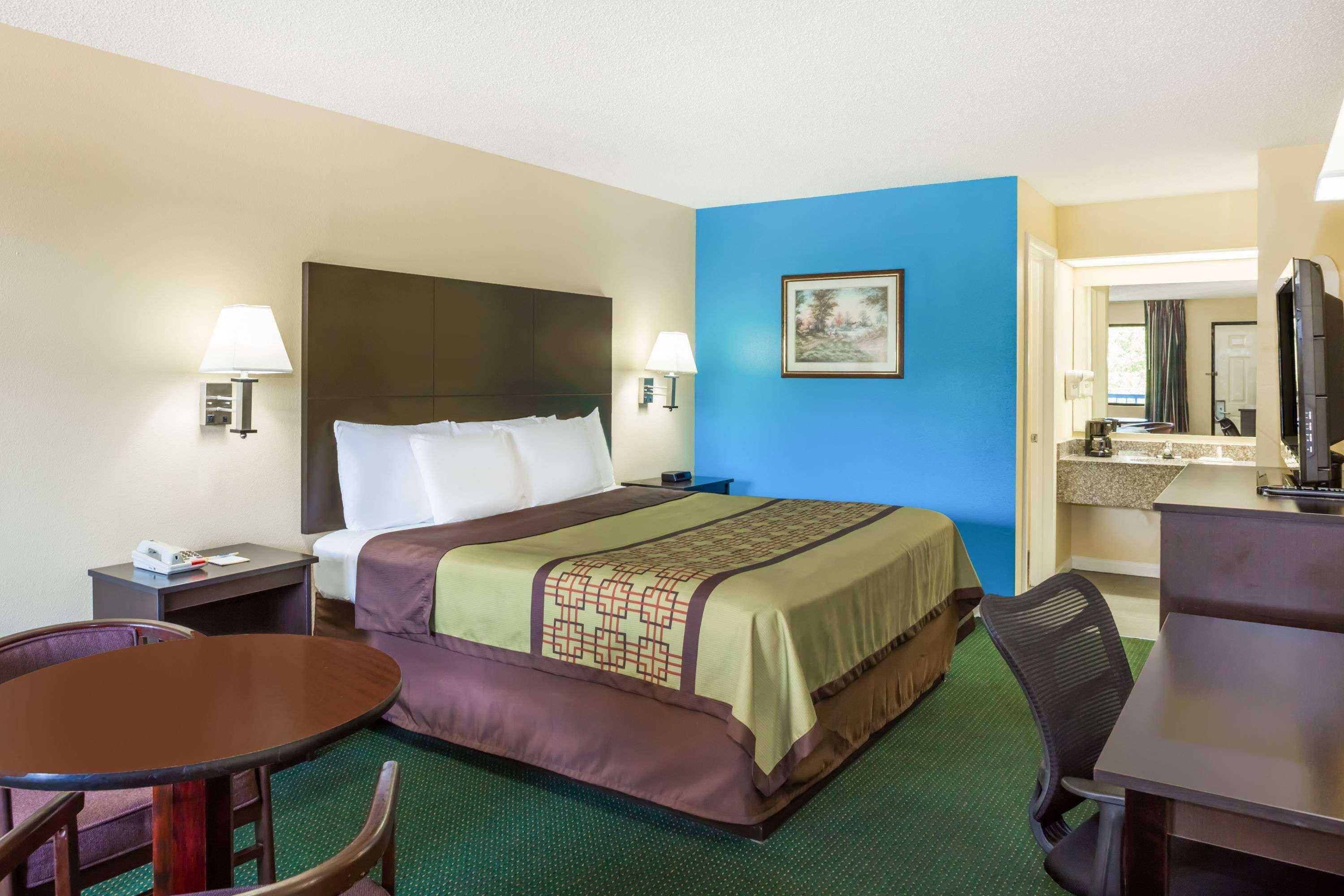 Days Inn By Wyndham Enterprise Exteriér fotografie